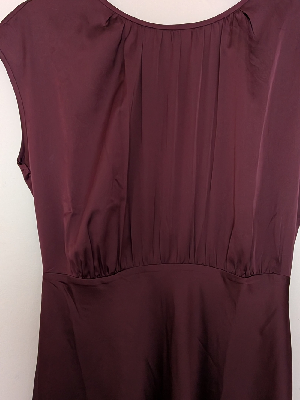 Ann Taylor Sleeveless Pleated Waist Midi Dress in Burgundy